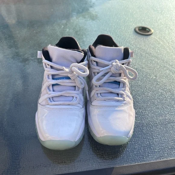 Jordan 11 low GS legend size 5 - Picture 3 of 6